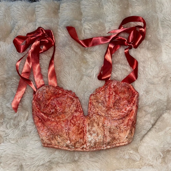 Urban Outfitters Peach Lace Bustier - Picture 3 of 5